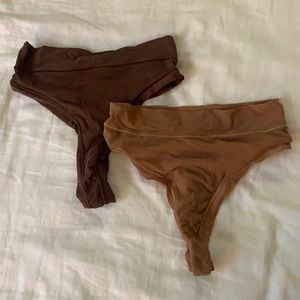 2 SKIMS thongs